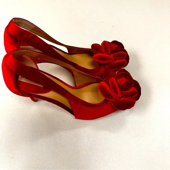 COPY - ANTONIO MELANI  Red Suede Satin Fabric Rosette Pointed Toe Heels Size 8.… - Picture 5 of 8